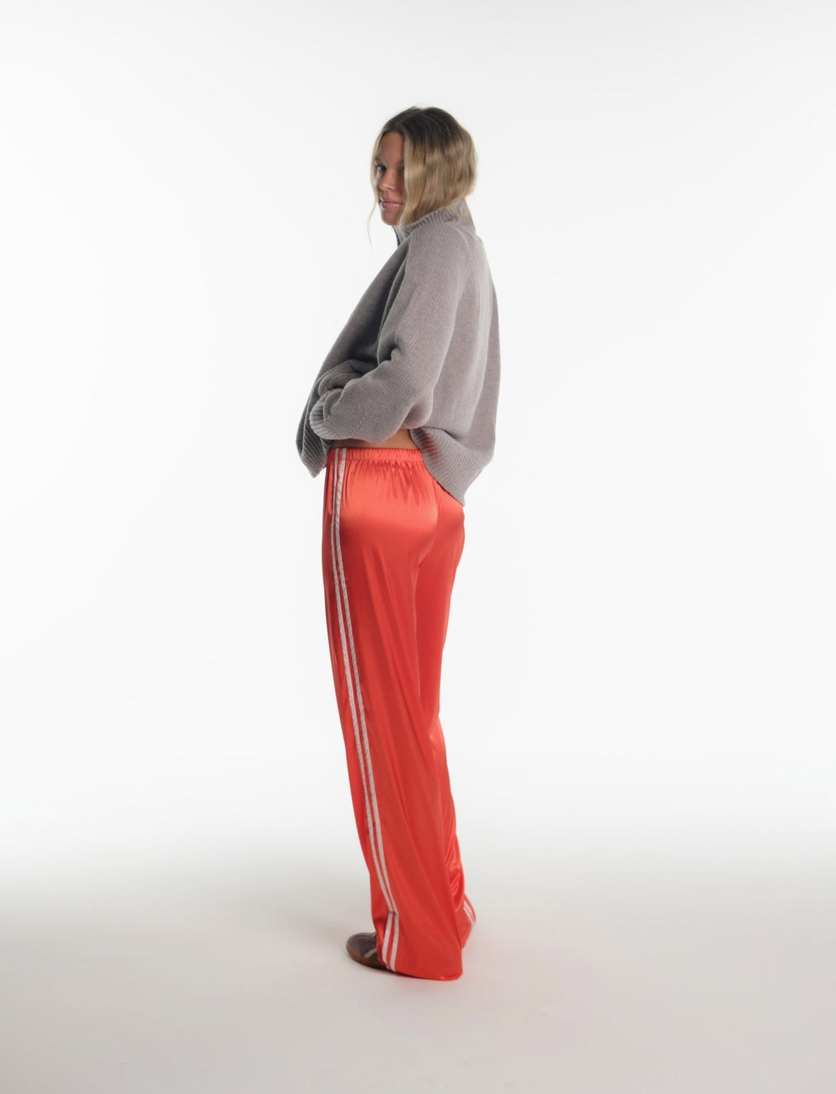 SATIN PANT IN ORANGE + WHITE STRIPES - Après June