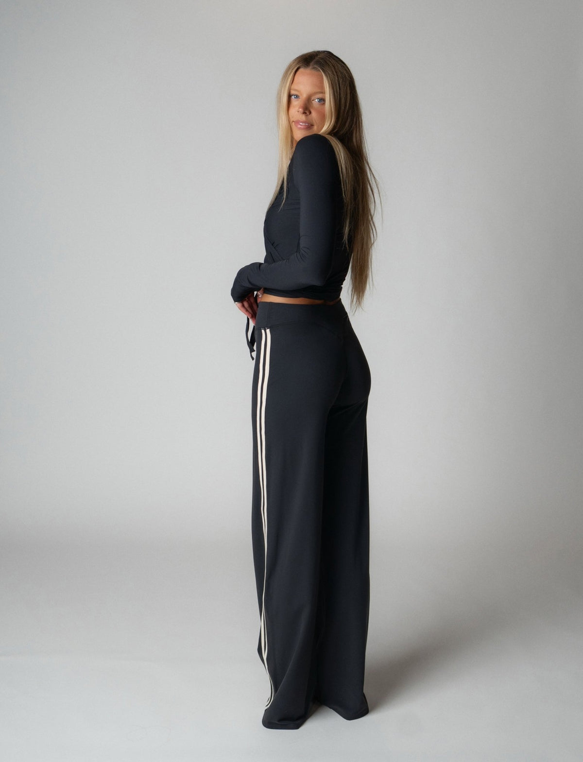 SPORT PANT IN BLACK + IVORY STRIPE - Après June