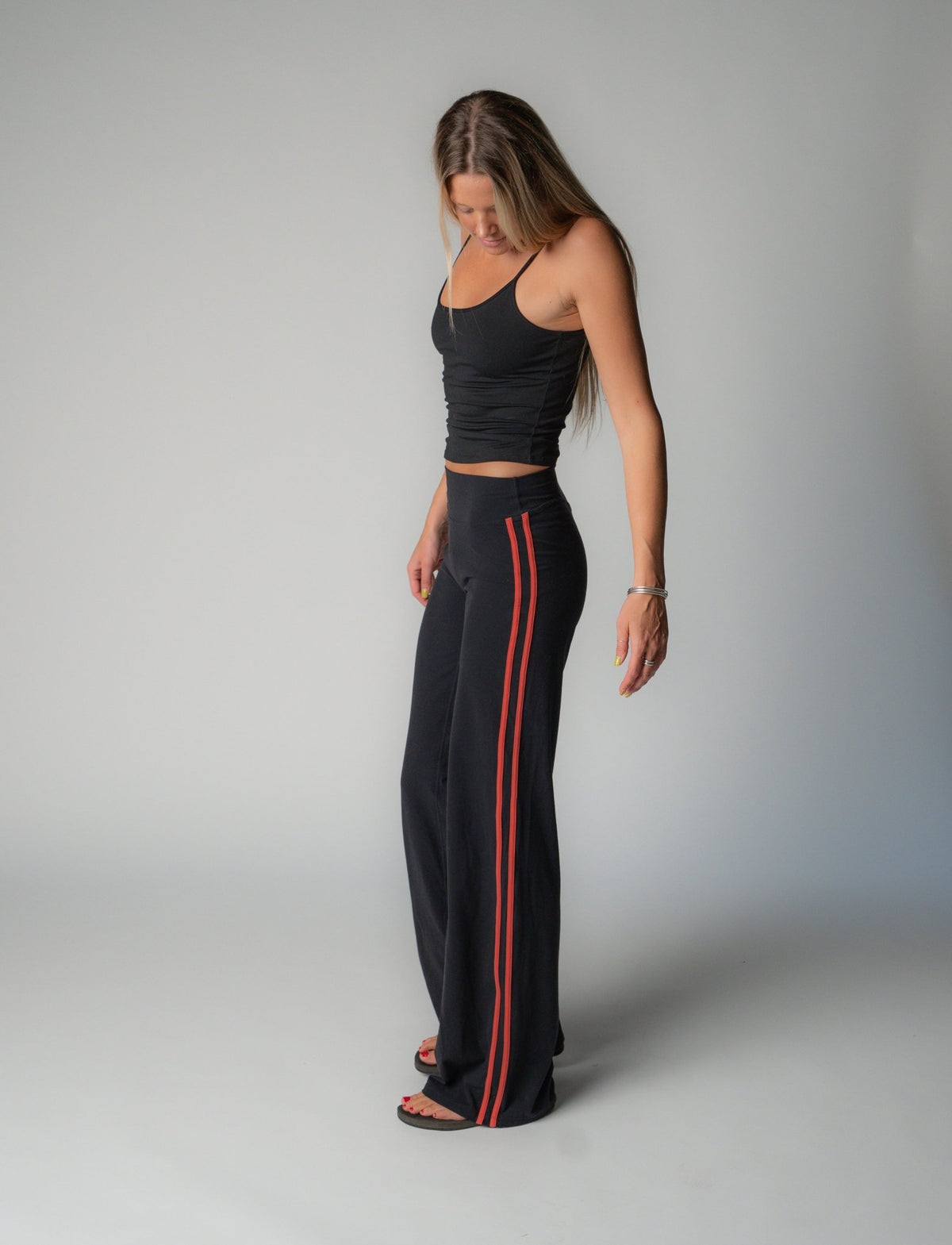 SPORT PANT IN BLACK + RASPBERRY STRIPE - Après June
